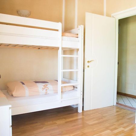 Guesthouse "Villa Tamas" Limone sul Garda Exterior photo