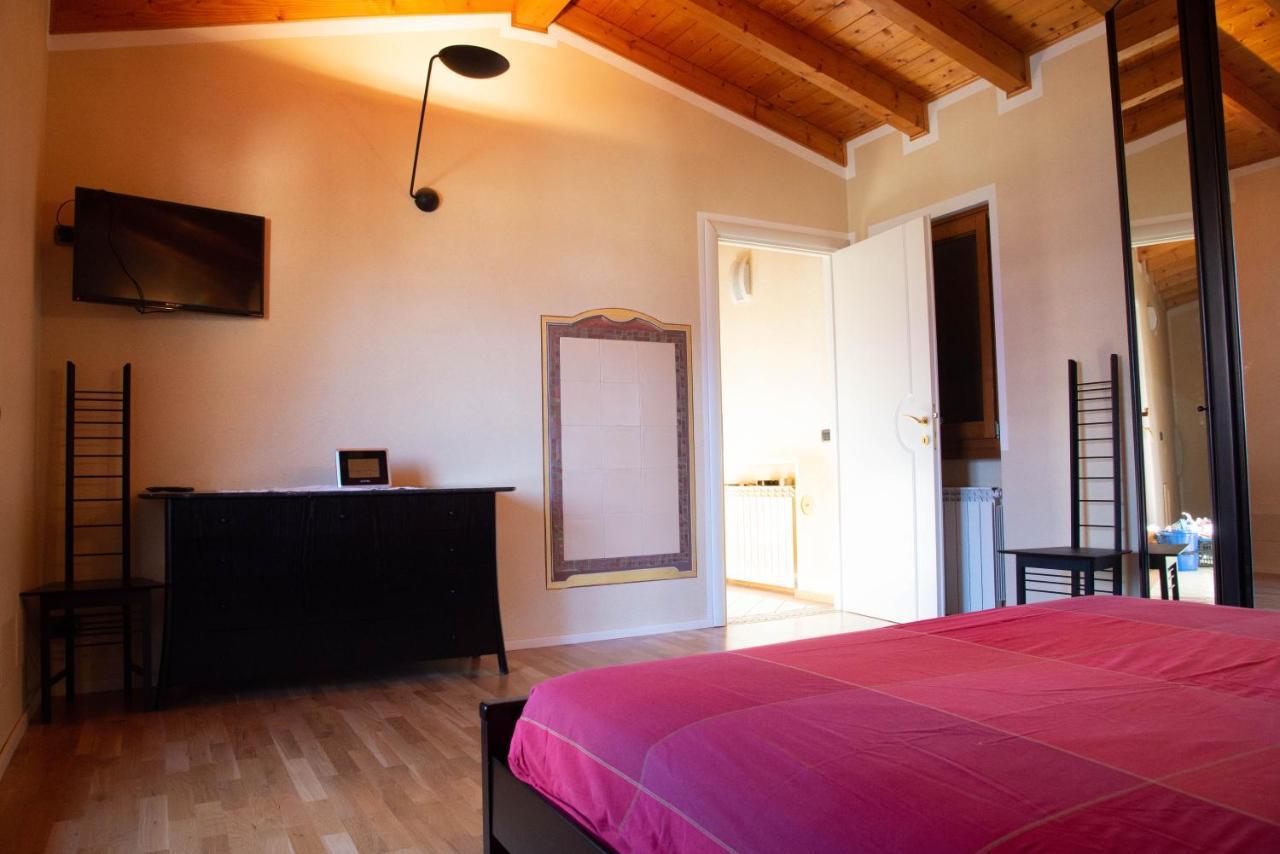 Guesthouse "Villa Tamas" Limone sul Garda Exterior photo