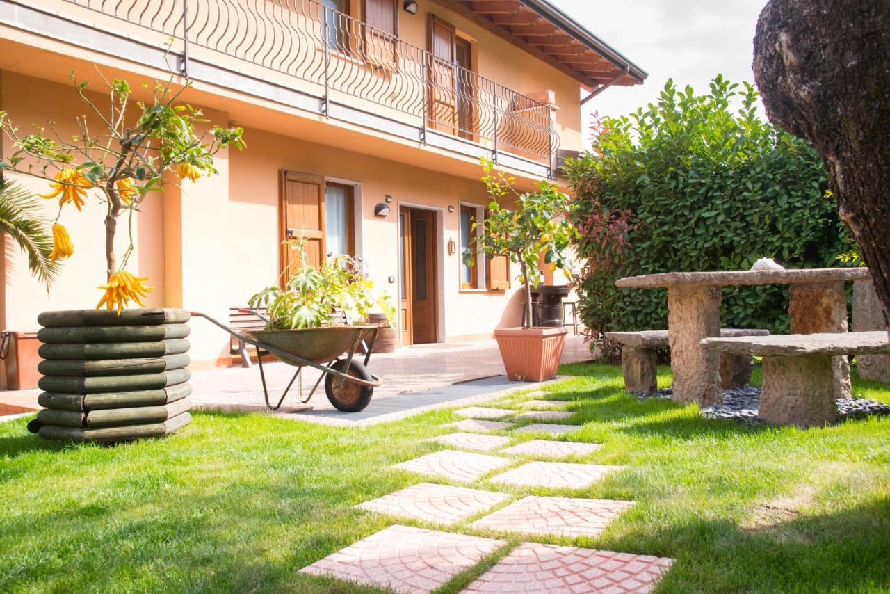 Guesthouse "Villa Tamas" Limone sul Garda Exterior photo