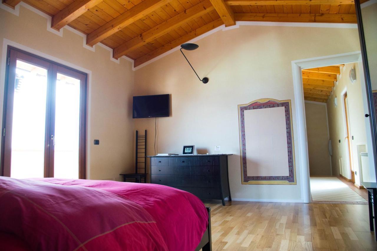 Guesthouse "Villa Tamas" Limone sul Garda Exterior photo