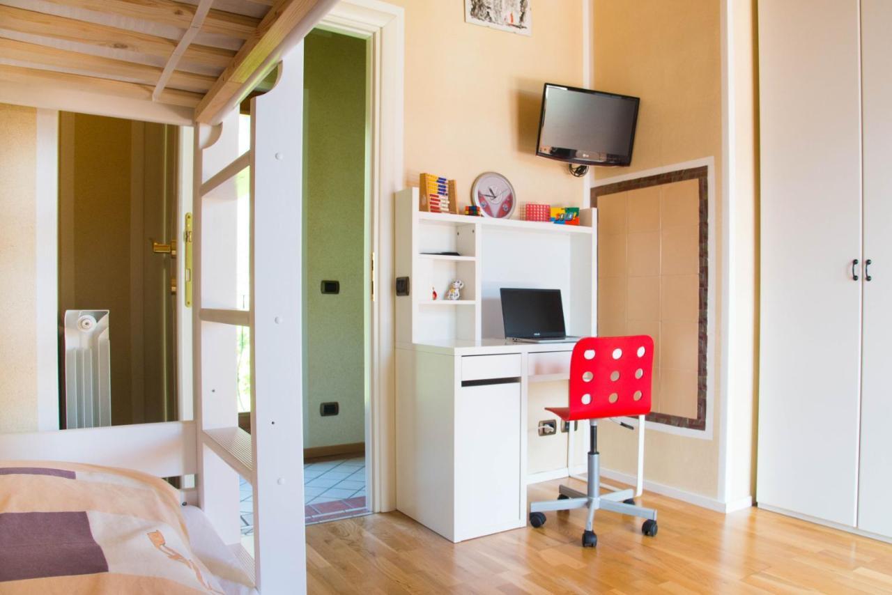 Guesthouse "Villa Tamas" Limone sul Garda Exterior photo